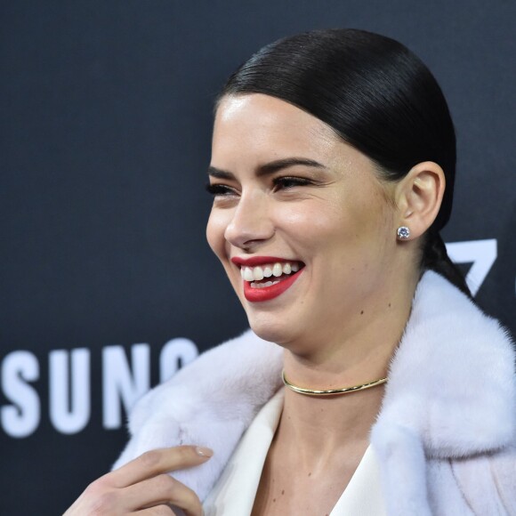 Adriana Lima assiste à l'avant-première du film "Zoolander 2" à l'Alice Tully Hall, au Lincoln Center. New York, le 9 février 2016.