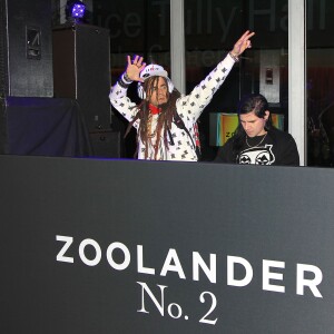 Justin Theroux et Skrillex aux platines lors de l'avant-première du film "Zoolander 2" à l'Alice Tully Hall, au Lincoln Center. New York, le 9 février 2016.