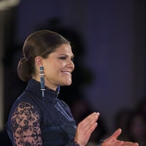 La princesse Victoria de Suède, enceinte de 8 mois, prenait part à la cérémonie de remise des Global Change Awards de la Fondation H&M Conscious à l'Hôtel de Ville de Stockholm le 10 février 2016.