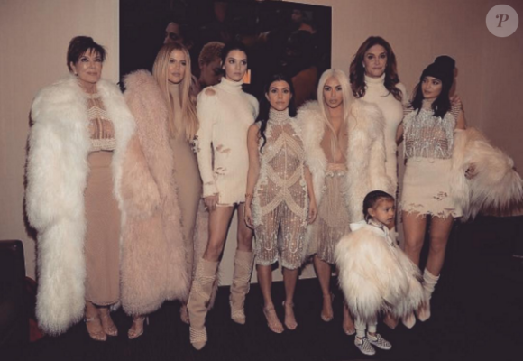 Kris Jenner, Khloé Kardashian, Kendall Jenner, Kourtney et Kim Kardashian, North West, Caitlyn et Kylie Jenner assistent à la présentation YEEZY Season 3 au Madison Square Garden. New York, le 11 février 2016.