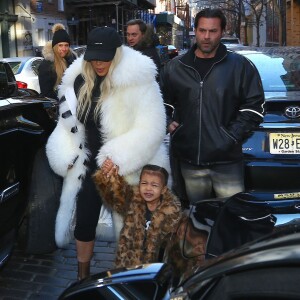 Kim Kardashian et sa fille North à New York, le 14 février 2016.