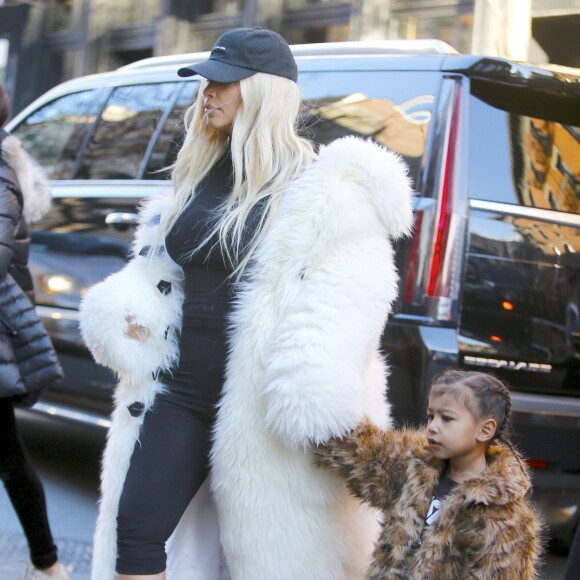 Kim Kardashian et sa fille North à New York, le 14 février 2016.