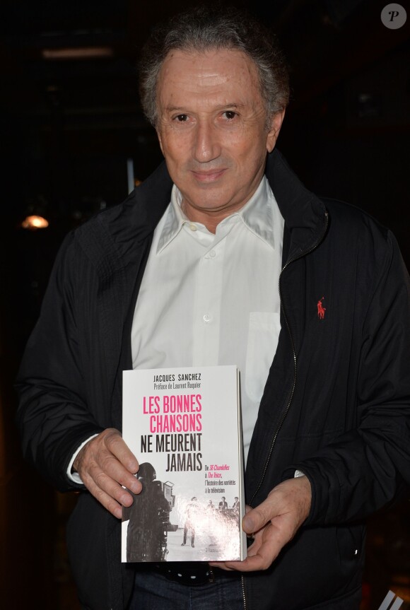 Michel Drucker - Cocktail pour le lancement du livre "Les bonnes chansons ne meurent jamais" de J. Sanchez au NoLita à Paris, le 4 novembre 2015. © Veeren/Bestimage