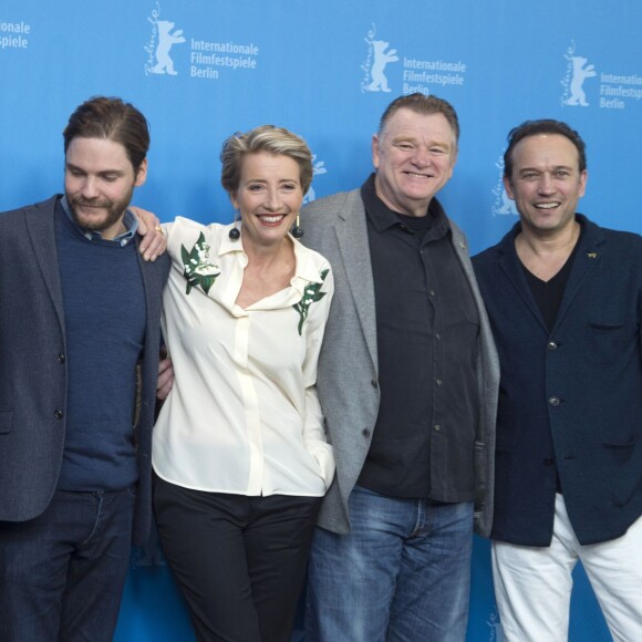 Mikael Persbrandt, Daniel Bruhl, Emma Thompson, Brendan Gleeson et Vincent Perez - Photocall du film "Seul dans Berlin" (Alone in Berlin) lors du 66e Festival International du Film de Berlin,  le 15 février 2016.