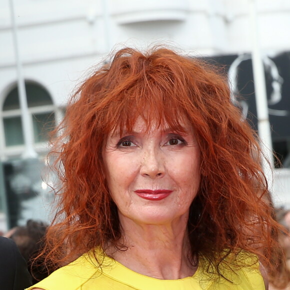 Sabine Azéma - Montée des marches du film "La Glace et le Ciel" pour la cérémonie de clôture du 68e Festival du film de Cannes, le 24 mai 2015.