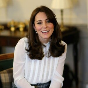 Kate Middleton, duchesse de Cambridge, était la rédactrice en chef d'un jour du Huffington Post UK le 17 février 2016, et mettait à la une la question de la santé mentale des enfants, lançant par la même occasion la campagne Young Minds Matter. Pour l'opération, une rédaction avait été installée au palais de Kensington, sa résidence officielle.