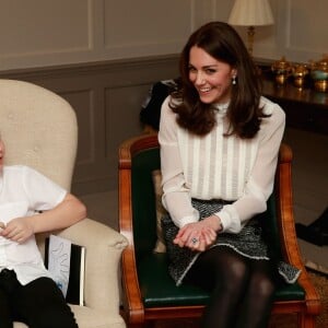 Kate Middleton, duchesse de Cambridge, était la rédactrice en chef d'un jour du Huffington Post UK le 17 février 2016, et mettait à la une la question de la santé mentale des enfants, lançant par la même occasion la campagne Young Minds Matter. Pour l'opération, une rédaction avait été installée au palais de Kensington, sa résidence officielle.