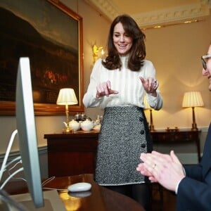 Kate Middleton, duchesse de Cambridge, était la rédactrice en chef d'un jour du Huffington Post UK le 17 février 2016, et mettait à la une la question de la santé mentale des enfants, lançant par la même occasion la campagne Young Minds Matter. Pour l'opération, une rédaction avait été installée au palais de Kensington, sa résidence officielle.