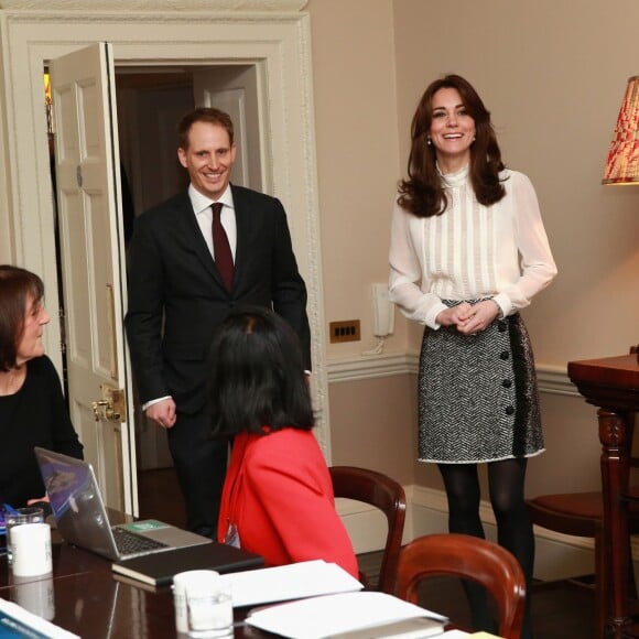 Kate Middleton, duchesse de Cambridge, était la rédactrice en chef d'un jour du Huffington Post UK le 17 février 2016, et mettait à la une la question de la santé mentale des enfants, lançant par la même occasion la campagne Young Minds Matter. Pour l'opération, une rédaction avait été installée au palais de Kensington, sa résidence officielle.