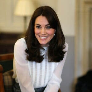 Kate Middleton, duchesse de Cambridge, était la rédactrice en chef d'un jour du Huffington Post UK le 17 février 2016, et mettait à la une la question de la santé mentale des enfants, lançant par la même occasion la campagne Young Minds Matter. Pour l'opération, une rédaction avait été installée au palais de Kensington, sa résidence officielle.