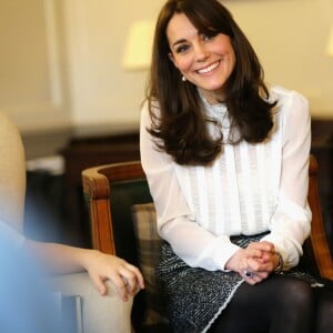 Kate Middleton, duchesse de Cambridge, était la rédactrice en chef d'un jour du Huffington Post UK le 17 février 2016, et mettait à la une la question de la santé mentale des enfants, lançant par la même occasion la campagne Young Minds Matter. Pour l'opération, une rédaction avait été installée au palais de Kensington, sa résidence officielle.