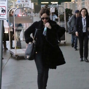 Dakota Johnson arrive sur le tournage du film "Fifty Shades Darker" à Vancouver, le 15 février 2016.