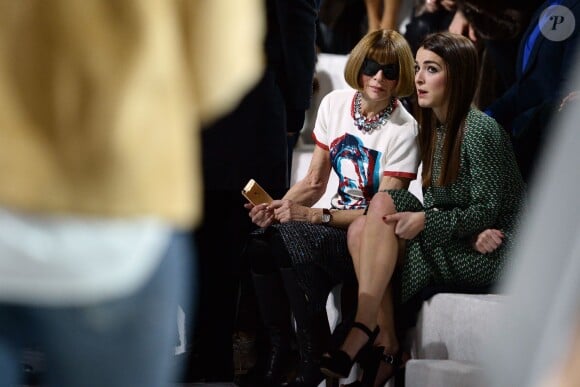 Anna Wintour, sa fille Bee Shaffer et Virginia Smith assistent au défilé Marc Jacobs (collection automne-hiver 2016-2017) à la Park Avenue Armory. New York, le 18 février 2016.