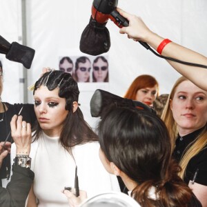 Coulisses du défilé Marc Jacobs (collection automne-hiver 2016-2017) à la Park Avenue Armory. New York, le 18 février 2016.