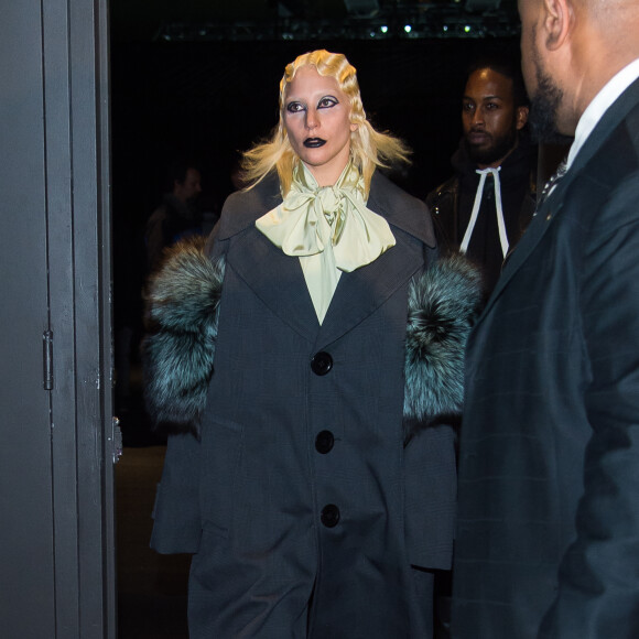 Lady Gaga quitte la Park Armory Avenue à l'issue du défilé Marc Jacobs (collection automne-hiver 2016-2017). New York, le 18 février 2016.