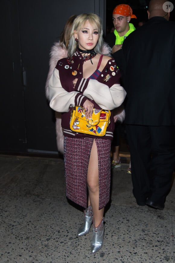 La chanteuse CL quitte la Park Armory Avenue à l'issue du défilé Marc Jacobs (collection automne-hiver 2016-2017). New York, le 18 février 2016.