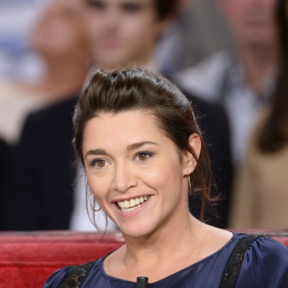 Emma de Caunes - Enregistrement de l'émission "Vivement Dimanche", dont les invités principaux sont Loïck et Stéphane Peyron, à Paris le 17 février 2016. Diffusion le 21 février 2016. ©Coadic Guirec/Bestimage