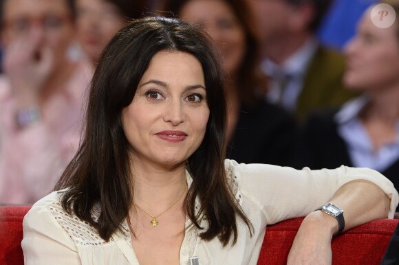 Anne Charrier - Enregistrement de l'émission "Vivement Dimanche", dont les invités principaux sont Loïck et Stéphane Peyron, à Paris le 17 février 2016. Diffusion le 21 février 2016. ©Coadic Guirec/Bestimage