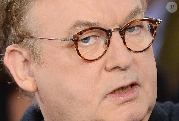 Dominique Besnehard - Enregistrement de l'émission "Vivement Dimanche", dont les invités principaux sont Loïck et Stéphane Peyron, à Paris le 17 février 2016. Diffusion le 21 février 2016. ©Coadic Guirec/Bestimage