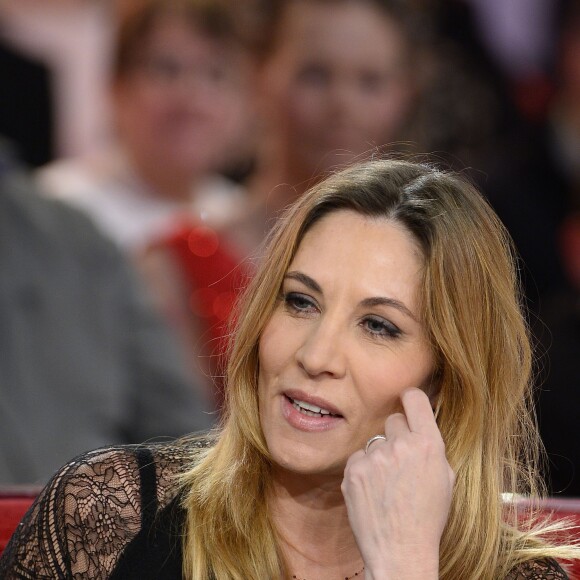 Mathilde Seigner - Enregistrement de l'émission "Vivement Dimanche", dont les invités principaux sont Loïck et Stéphane Peyron, à Paris le 17 février 2016. Diffusion le 21 février 2016. ©Coadic Guirec/Bestimage