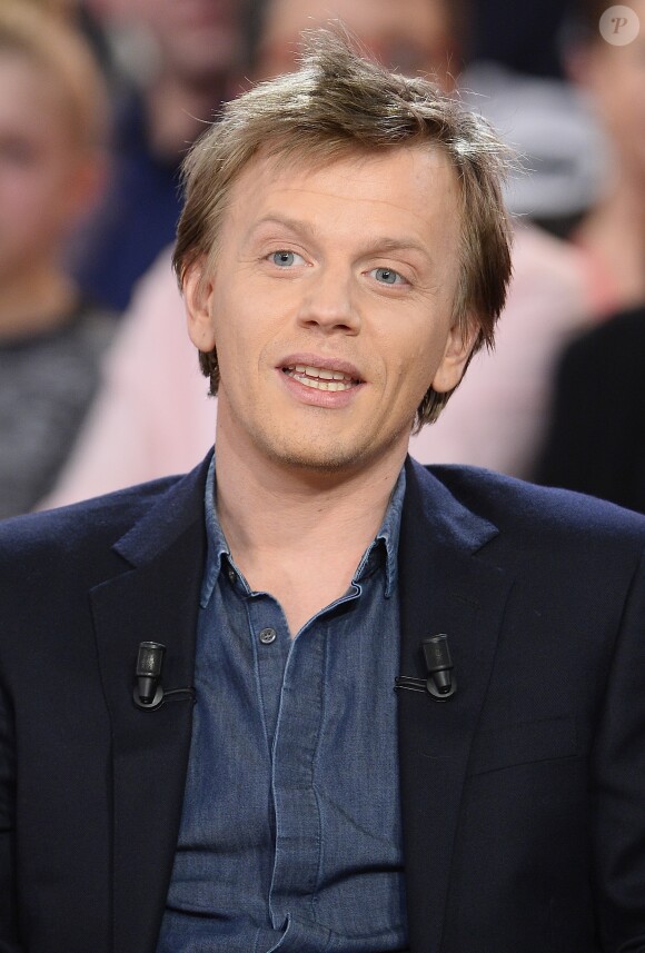 Alex Lutz - Enregistrement de l'émission "Vivement Dimanche", dont les invités principaux sont Loïck et Stéphane Peyron, à Paris le 17 février 2016. Diffusion le 21 février 2016. ©Coadic Guirec/Bestimage