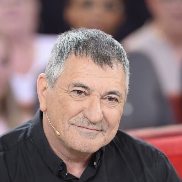 Jean-Marie Bigard - Enregistrement de l'émission "Vivement Dimanche", dont les invités principaux sont Loïck et Stéphane Peyron, à Paris le 17 février 2016. Diffusion le 21 février 2016. ©Coadic Guirec/Bestimage