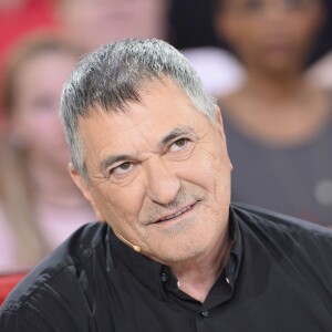 Jean-Marie Bigard - Enregistrement de l'émission "Vivement Dimanche", dont les invités principaux sont Loïck et Stéphane Peyron, à Paris le 17 février 2016. Diffusion le 21 février 2016. ©Coadic Guirec/Bestimage