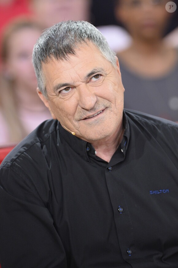 Jean-Marie Bigard - Enregistrement de l'émission "Vivement Dimanche", dont les invités principaux sont Loïck et Stéphane Peyron, à Paris le 17 février 2016. Diffusion le 21 février 2016. ©Coadic Guirec/Bestimage