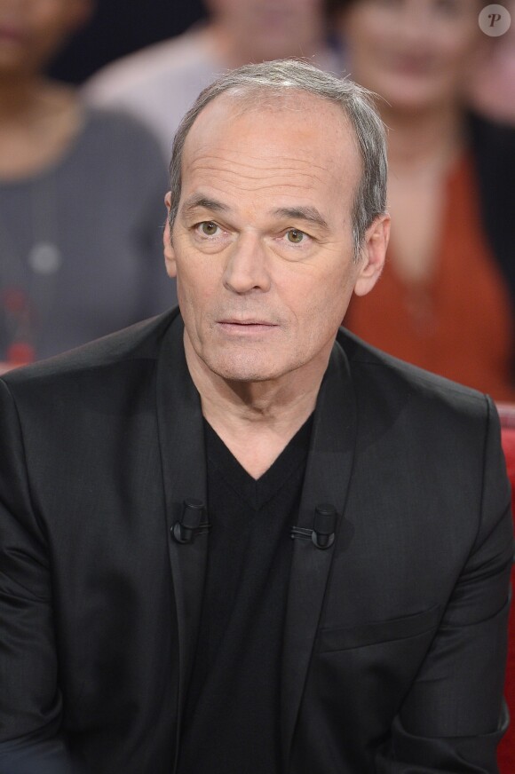 Laurent Baffie - Enregistrement de l'émission "Vivement Dimanche", dont les invités principaux sont Loïck et Stéphane Peyron, à Paris le 17 février 2016. Diffusion le 21 février 2016. ©Coadic Guirec/Bestimage