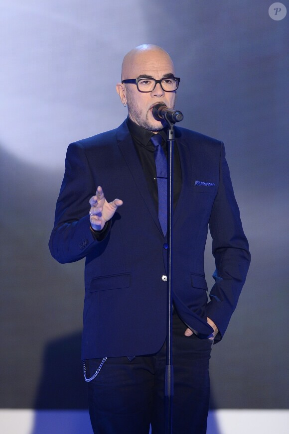 Pascal Obispo - Enregistrement de l'émission "Vivement Dimanche", dont les invités principaux sont Loïck et Stéphane Peyron, à Paris le 17 février 2016. Diffusion le 21 février 2016. ©Coadic Guirec/Bestimage