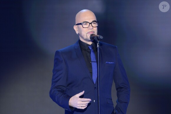 Pascal Obispo - Enregistrement de l'émission "Vivement Dimanche", dont les invités principaux sont Loïck et Stéphane Peyron, à Paris le 17 février 2016. Diffusion le 21 février 2016. ©Coadic Guirec/Bestimage