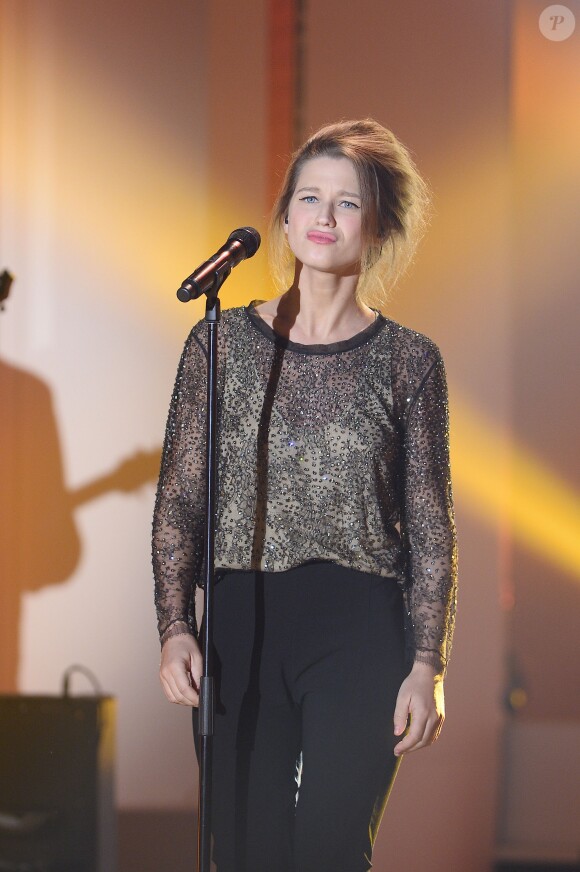 Selah Sue - Enregistrement de l'émission "Vivement Dimanche", dont les invités principaux sont Loïck et Stéphane Peyron, à Paris le 17 février 2016. Diffusion le 21 février 2016. ©Coadic Guirec/Bestimage