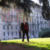 Umberto Eco devant son appartement à Milan en mars 2014. L'auteur du roman Le Nom de la rose et sémiologue de renom est mort à 84 ans le 19 février 2016.