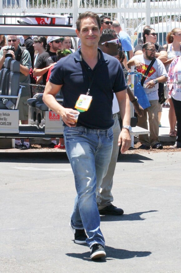 Greg Berlanti au Comic-Con 2015 à San Diego.