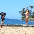Exclusif - Coralie (Secret Story 9) pose pour la marque d'eau minérale "138 water" à Hawaï le 15 février 2016.
