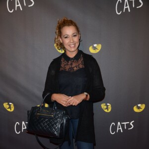 Chimène Badi lors de la première de la comédie musicale Cats au théâtre Mogador à Paris, le 1er octobre 2015.