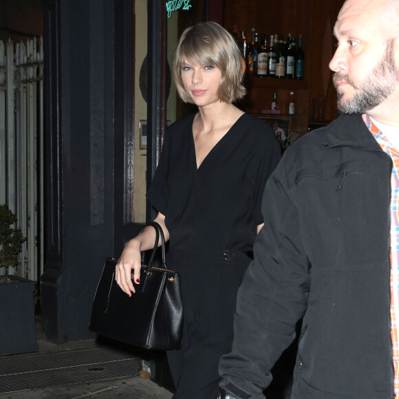 Taylor Swift est allée diner avec son amie Lena Dunham au restaurant Blue Ribbon à New York, le 21 février 2016