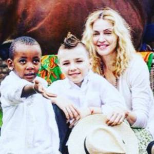 Madonna avec ses enfants Lourdes, Rocco et David, au Malawi - Photo publiée le 11 février 2016