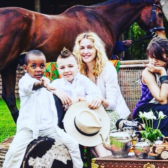 Madonna avec ses enfants Lourdes, Rocco et David, au Malawi - Photo publiée le 11 février 2016