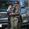 Kelly Rowland se promène avec son fils Titan dans les rues de Los Angeles, le 14 janvier 2016