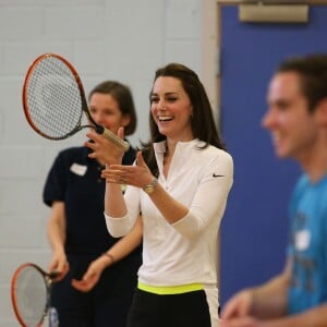 Kate Middleton a apporté son concours très volontaire à Judy Murray, mère de Jamie et Andy Murray, au lycée Craigmount d'Edimnourg le 24 février 2016 lors de l'opération "The Roadshow" de son programme Tennis on the Road.