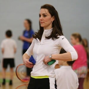 Kate Middleton a apporté son concours très volontaire à Judy Murray, mère de Jamie et Andy Murray, au lycée Craigmount d'Edimnourg le 24 février 2016 lors de l'opération "The Roadshow" de son programme Tennis on the Road.