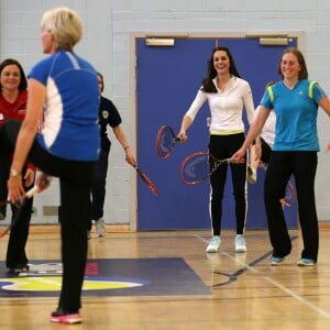 Kate Middleton a apporté son concours très volontaire à Judy Murray, mère de Jamie et Andy Murray, au lycée Craigmount d'Edimnourg le 24 février 2016 lors de l'opération "The Roadshow" de son programme Tennis on the Road.