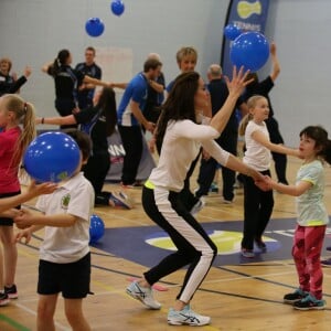 Kate Middleton a apporté son concours très volontaire à Judy Murray, mère de Jamie et Andy Murray, au lycée Craigmount d'Edimnourg le 24 février 2016 lors de l'opération "The Roadshow" de son programme Tennis on the Road.