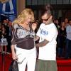 Travis Barker et sa femme Shana Moakler enceinte arrivent aux American Music Awards à Los Angeles, le 22 novembre 2005