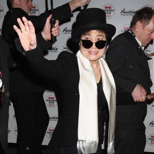 Yoko Ono - Photocall de la soirée "NME Awards" à Londres. Le 17 février 2016