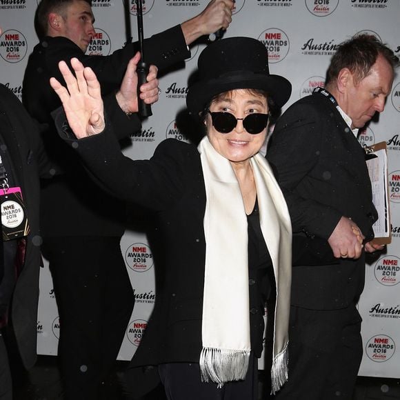 Yoko Ono - Photocall de la soirée "NME Awards" à Londres. Le 17 février 2016