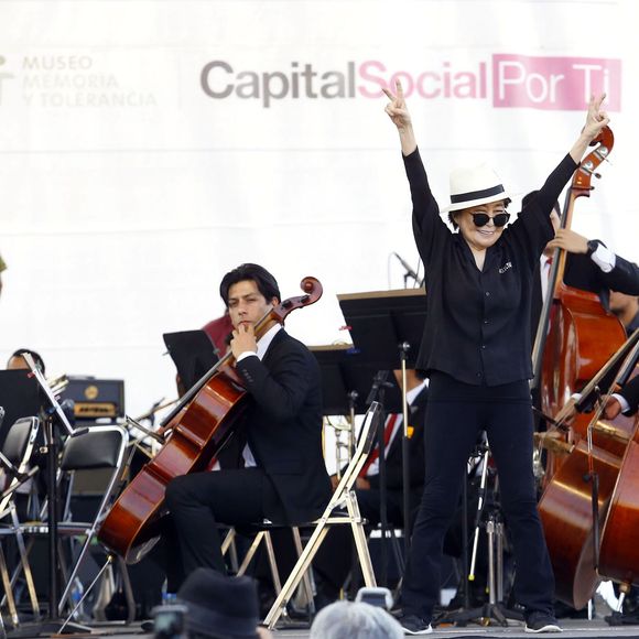 Yoko Ono lors de l'évenement "Land of Hope" contre la violence à Mexico City le 3 février 2016