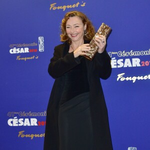 Catherine Frot (Meilleure actrice dans le film "Marguerite") - Photocall du dîner des César au restaurant Fouquet's à Paris. Le 26 février 2016 © Giancarlo Gorassini / Bestimage