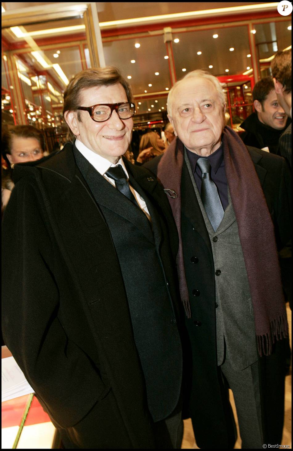 Pierre Bergé Et Yves Saint Laurent Jeune Yves Saint Laurent et Pierre Bergé, à Paris le 25 janvier 2005